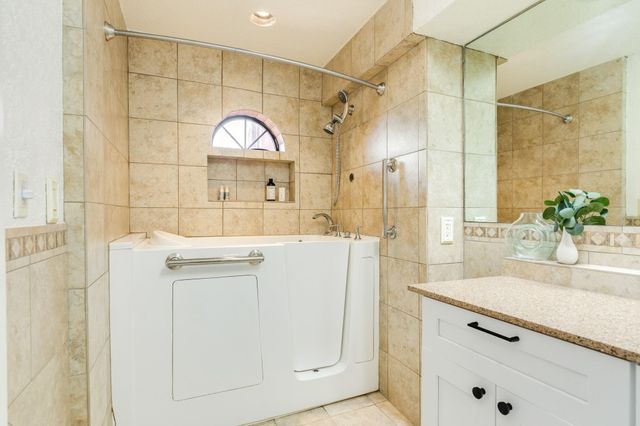 411 Sailfish Lane 101, Freeport, TX 77541