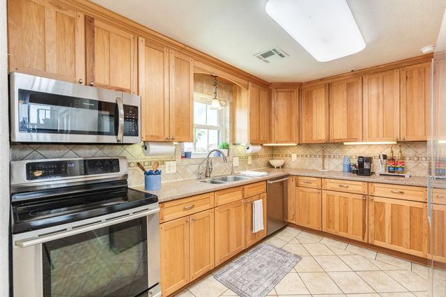 411 Sailfish Lane 101, Freeport, TX 77541