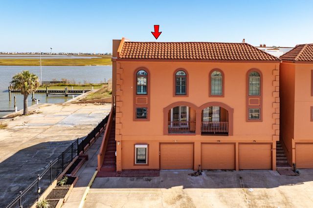 411 Sailfish Lane 101, Freeport, TX 77541