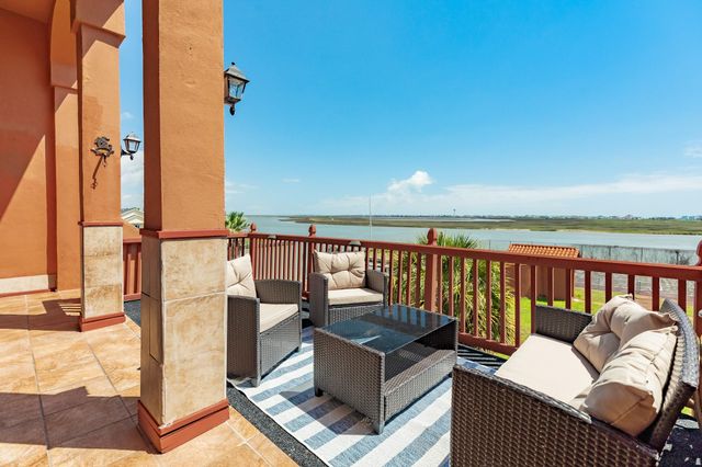 411 Sailfish Lane 101, Freeport, TX 77541