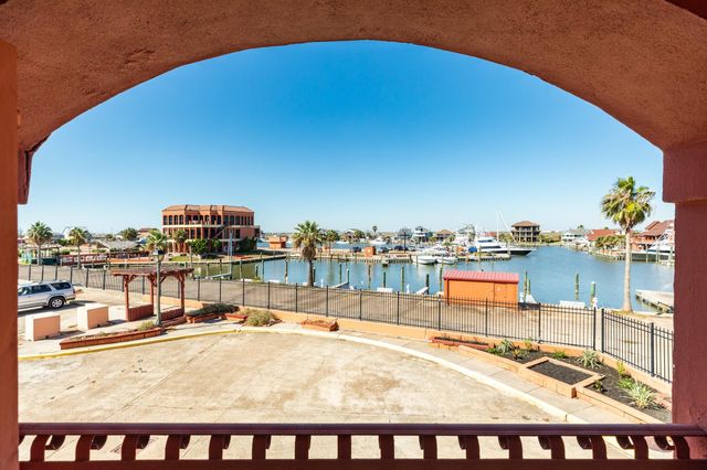 411 Sailfish Lane 101, Freeport, TX 77541