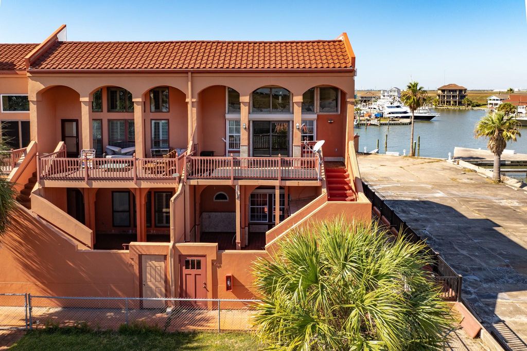 411 Sailfish Lane 101, Freeport, TX 77541