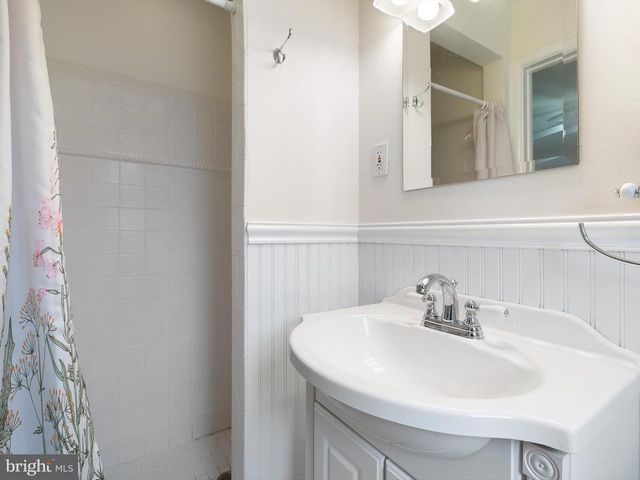 207 SUNSET RD, Newark, DE 19711