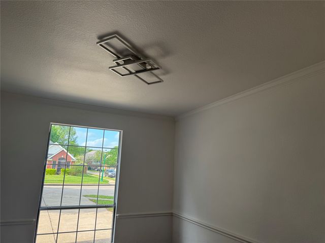 2105 Woodview Drive, Flower Mound, TX 75028