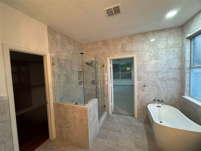 2105 Woodview Drive, Flower Mound, TX 75028