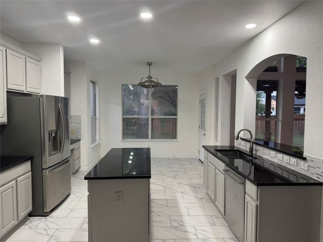 2105 Woodview Drive, Flower Mound, TX 75028