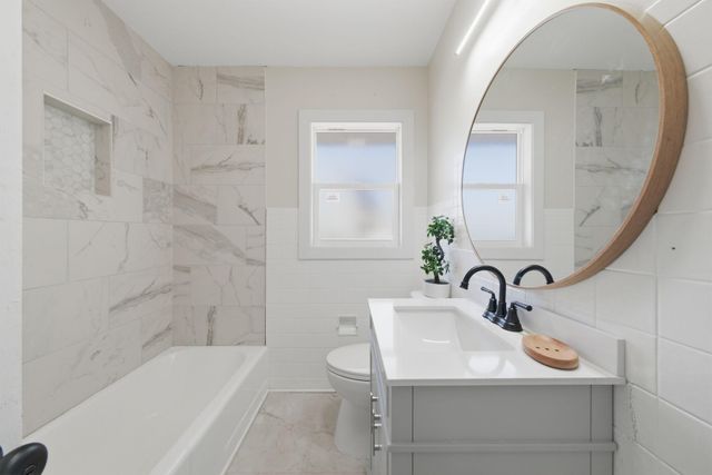 878 Jefferson Street, Prescott, WI 54021