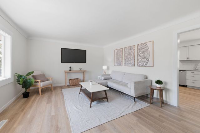 878 Jefferson Street, Prescott, WI 54021