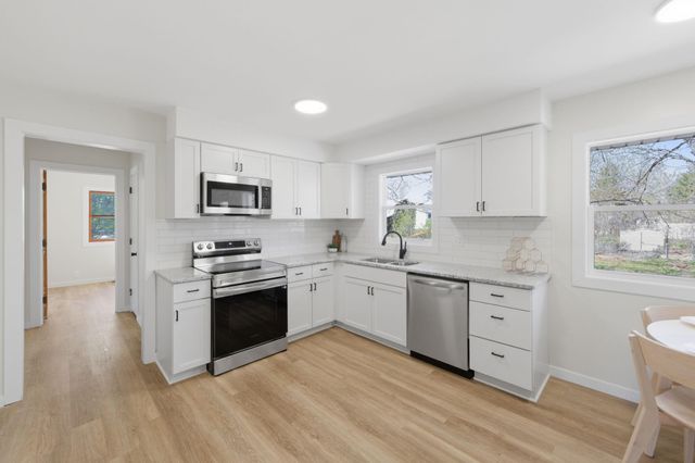 878 Jefferson Street, Prescott, WI 54021