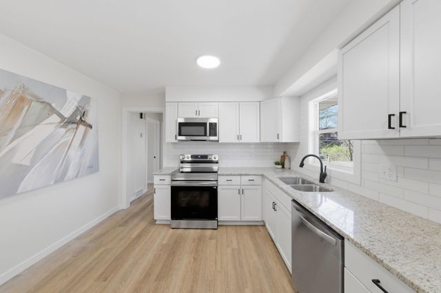 878 Jefferson Street, Prescott, WI 54021