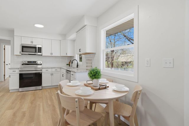 878 Jefferson Street, Prescott, WI 54021