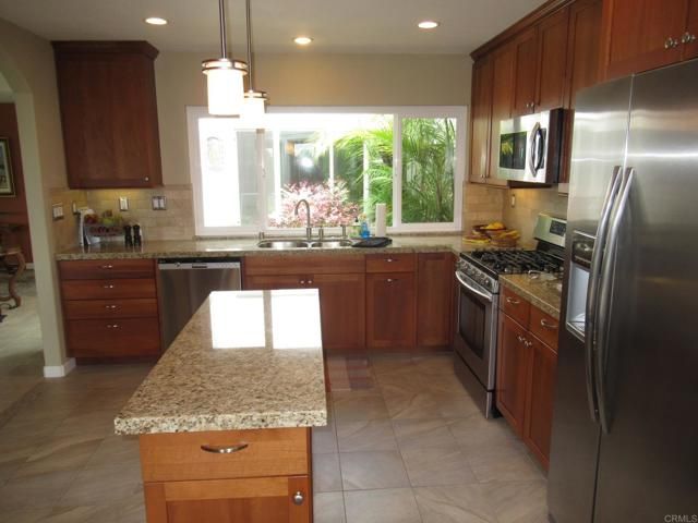 4913 Alicante Way, Oceanside, CA 92056