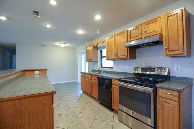 5619 6TH STREET SE, Highland City, FL 33846
