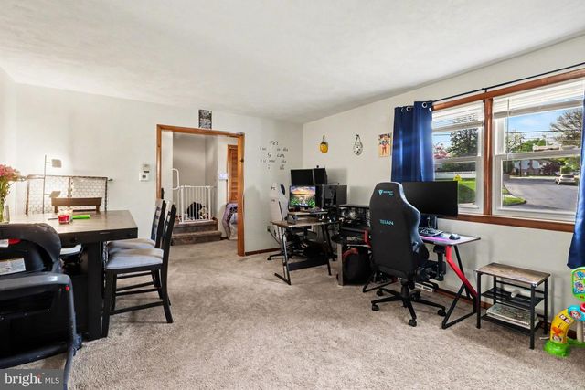 1252 BARLEY CORN SQ, Harrisburg, PA 17112