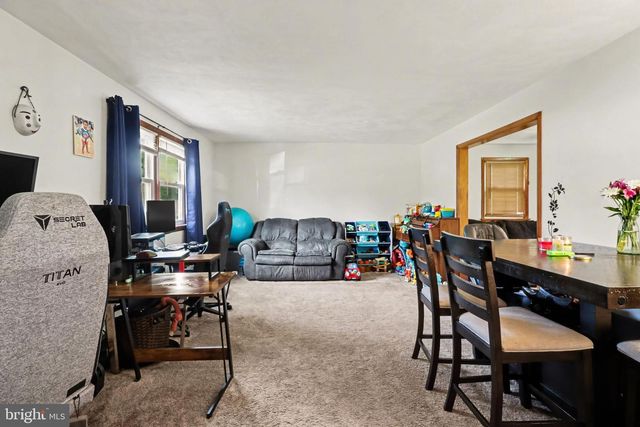 1252 BARLEY CORN SQ, Harrisburg, PA 17112