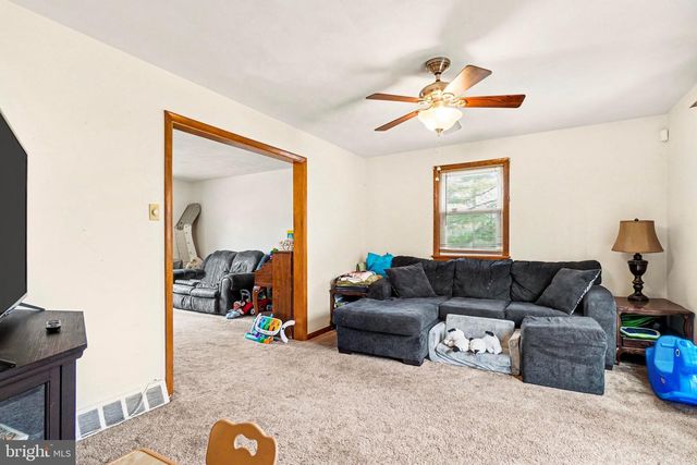 1252 BARLEY CORN SQ, Harrisburg, PA 17112