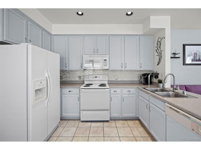 7454 E 28th Ave 3, Denver, CO 80238