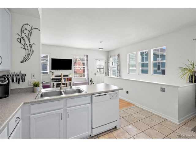 7454 E 28th Ave 3, Denver, CO 80238