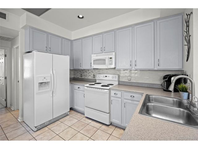 7454 E 28th Ave 3, Denver, CO 80238