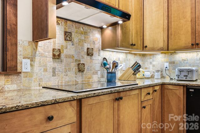 101 Reeds Creek Road, Fairview, NC 28730