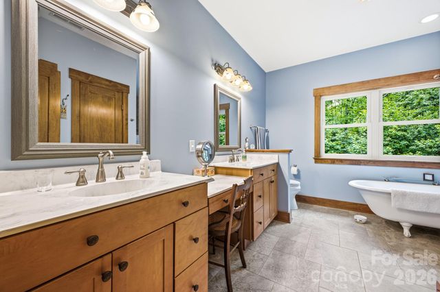 101 Reeds Creek Road, Fairview, NC 28730