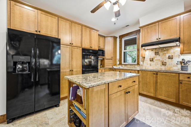 101 Reeds Creek Road, Fairview, NC 28730