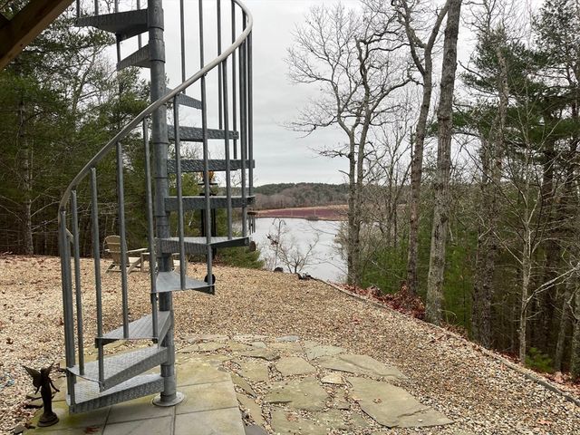 185 Black Cat Rd, Plymouth, MA 02360