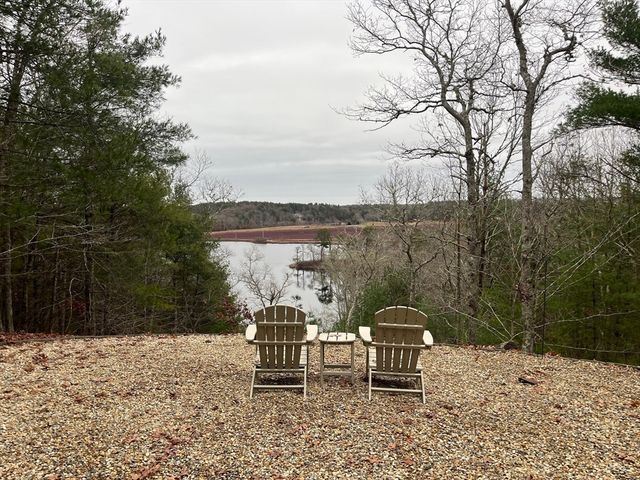 185 Black Cat Rd, Plymouth, MA 02360