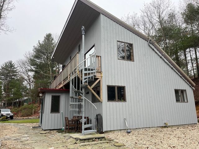185 Black Cat Rd, Plymouth, MA 02360