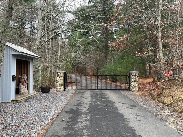 185 Black Cat Rd, Plymouth, MA 02360