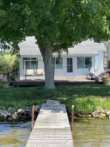 6771 Campau Lake Drive, Alto, MI 49302