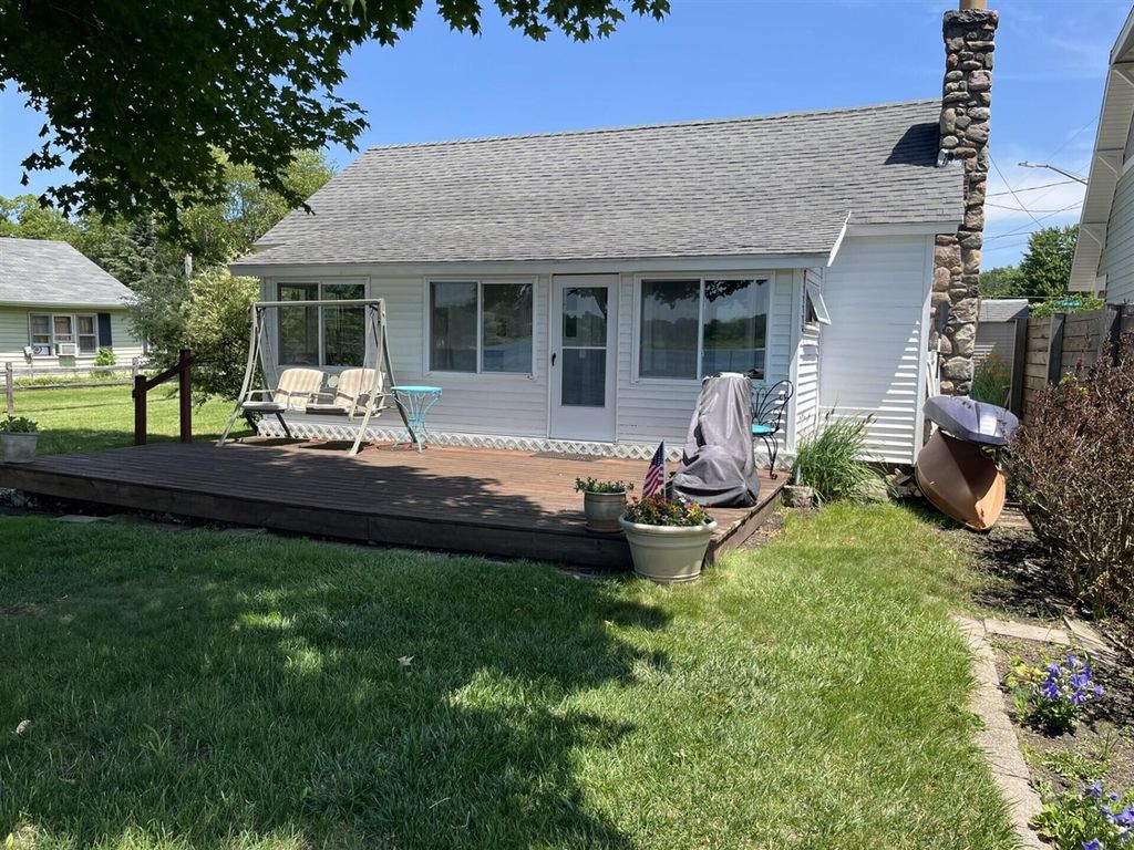6771 Campau Lake Drive, Alto, MI 49302