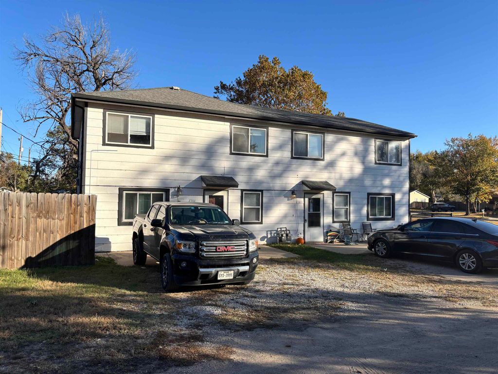 4702-4704 W Murdock St, Wichita, KS 67212