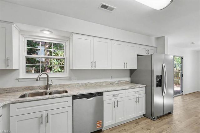 162 Hidden Lake PL, Newport News, VA 23602