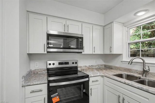 162 Hidden Lake PL, Newport News, VA 23602