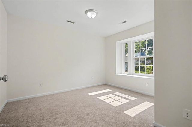 162 Hidden Lake PL, Newport News, VA 23602