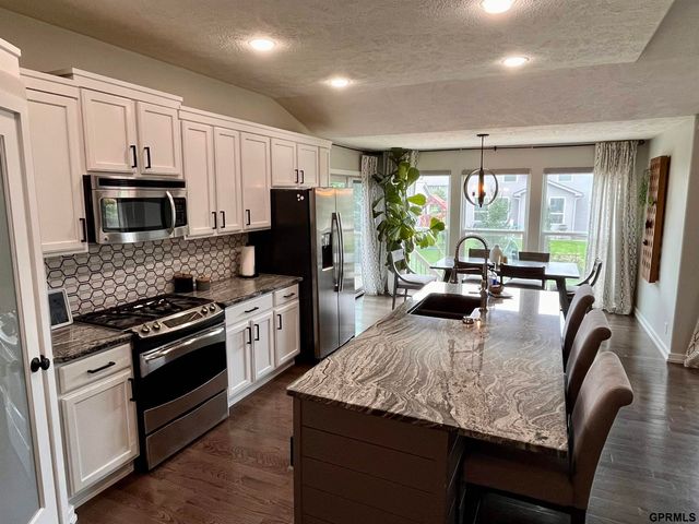 19717 Briggs Street, Omaha, NE 68130