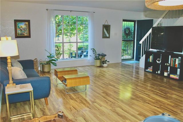 1904 Rosetti DR 109, Austin, TX 78752