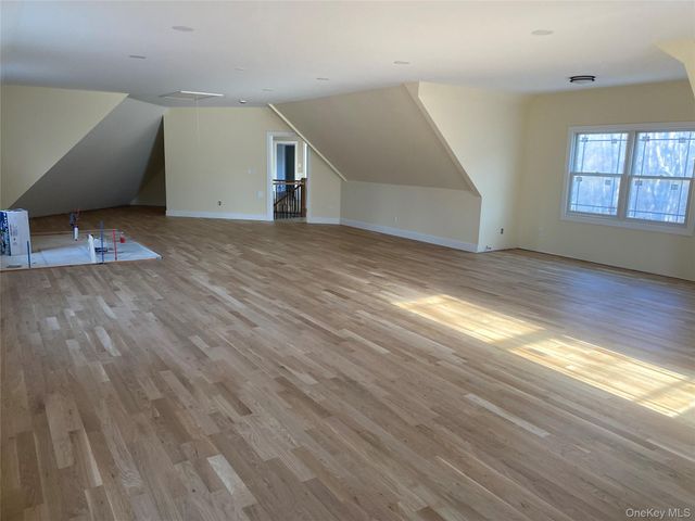 53 Dugway Dr, Pawling, NY 12564