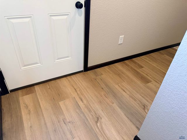 5620 CRYSTALLINE HILLS DR, Rapid City, SD 57703