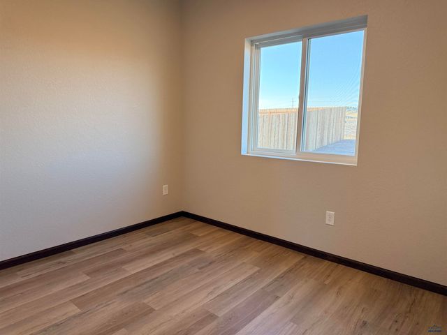 5620 CRYSTALLINE HILLS DR, Rapid City, SD 57703