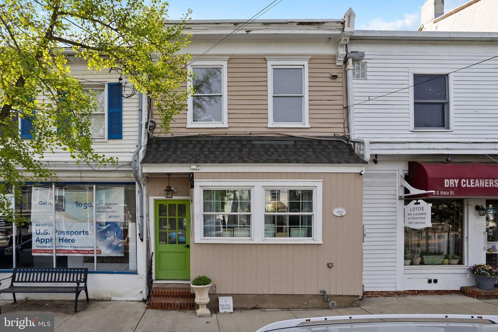 10 S MAIN ST, Allentown, NJ 08501 — exterior