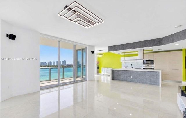 17111 Biscayne Blvd 909, North Miami Beach, FL 33160