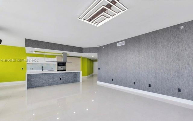 17111 Biscayne Blvd 909, North Miami Beach, FL 33160