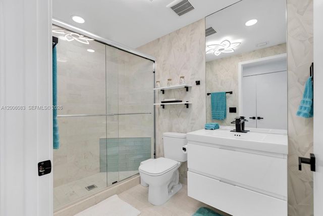 17111 Biscayne Blvd 909, North Miami Beach, FL 33160