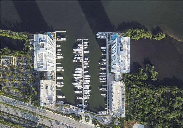 17111 Biscayne Blvd 909, North Miami Beach, FL 33160