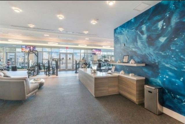 17111 Biscayne Blvd 909, North Miami Beach, FL 33160