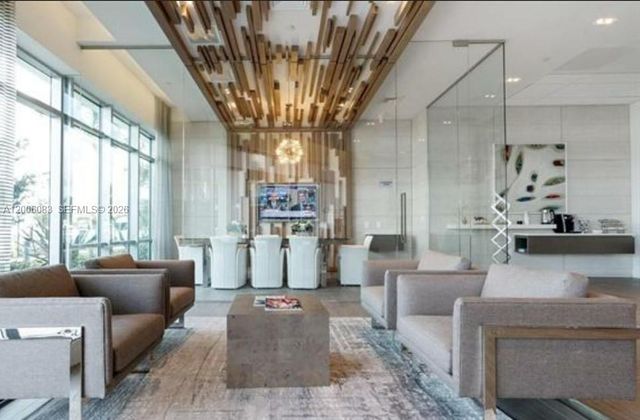 17111 Biscayne Blvd 909, North Miami Beach, FL 33160