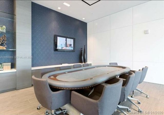 17111 Biscayne Blvd 909, North Miami Beach, FL 33160