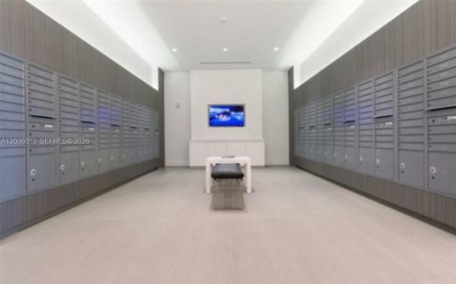 17111 Biscayne Blvd 909, North Miami Beach, FL 33160